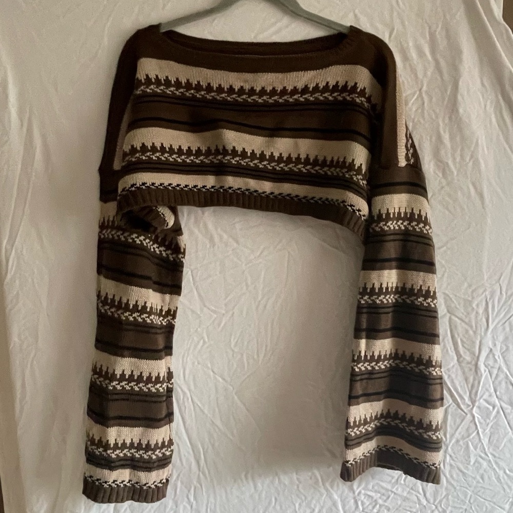 Flare sleeve cropped tribal print sweater